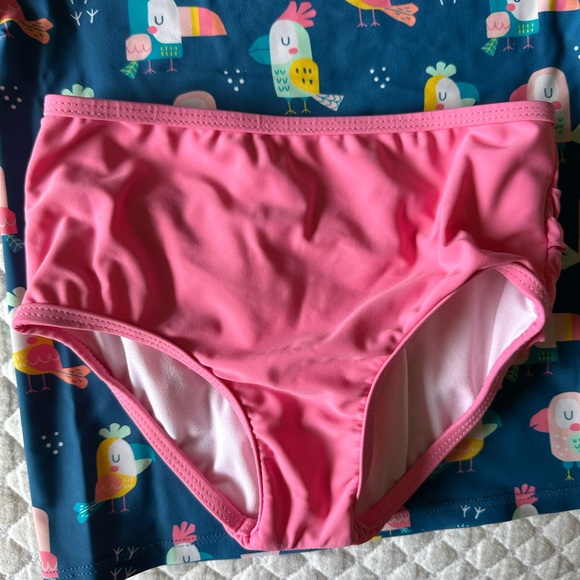 Ruffle Butts two-piece swimsuit. Size 7 children. - Picture 5 of 7